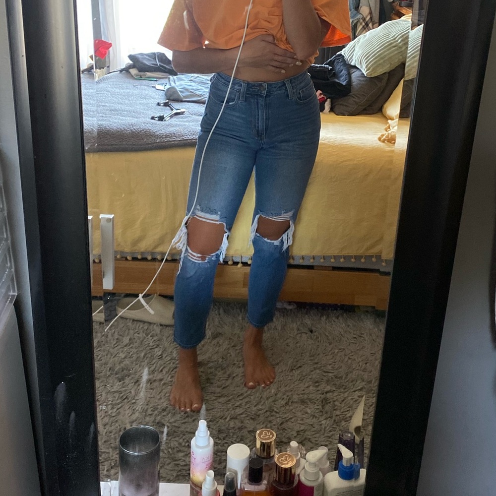 hollister high rise mom jeans